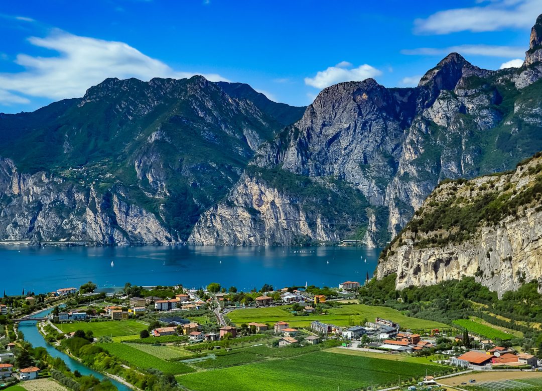 Panorama,Of,The,Gorgeous,Lake,Garda,Surrounded,By,Mountains,In